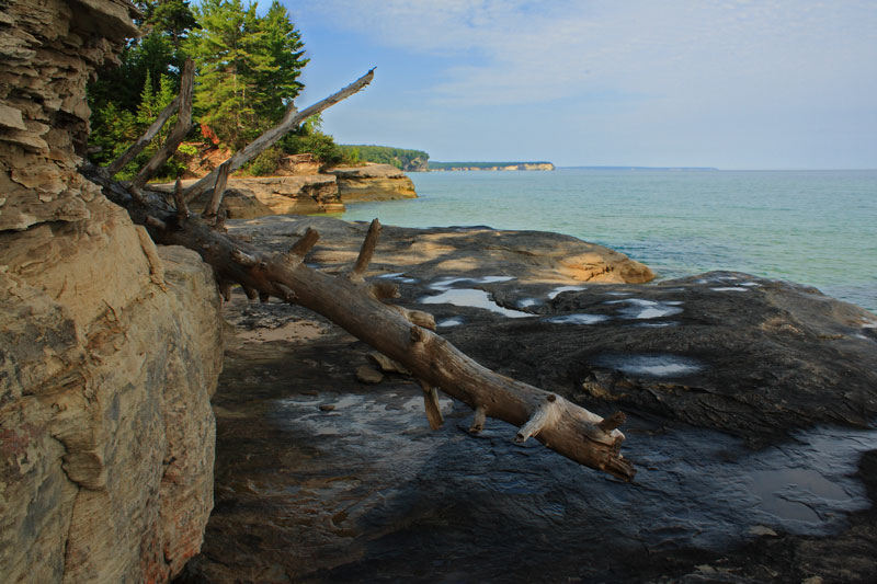 the coves area along the lakeshore trail on the way to spray falls